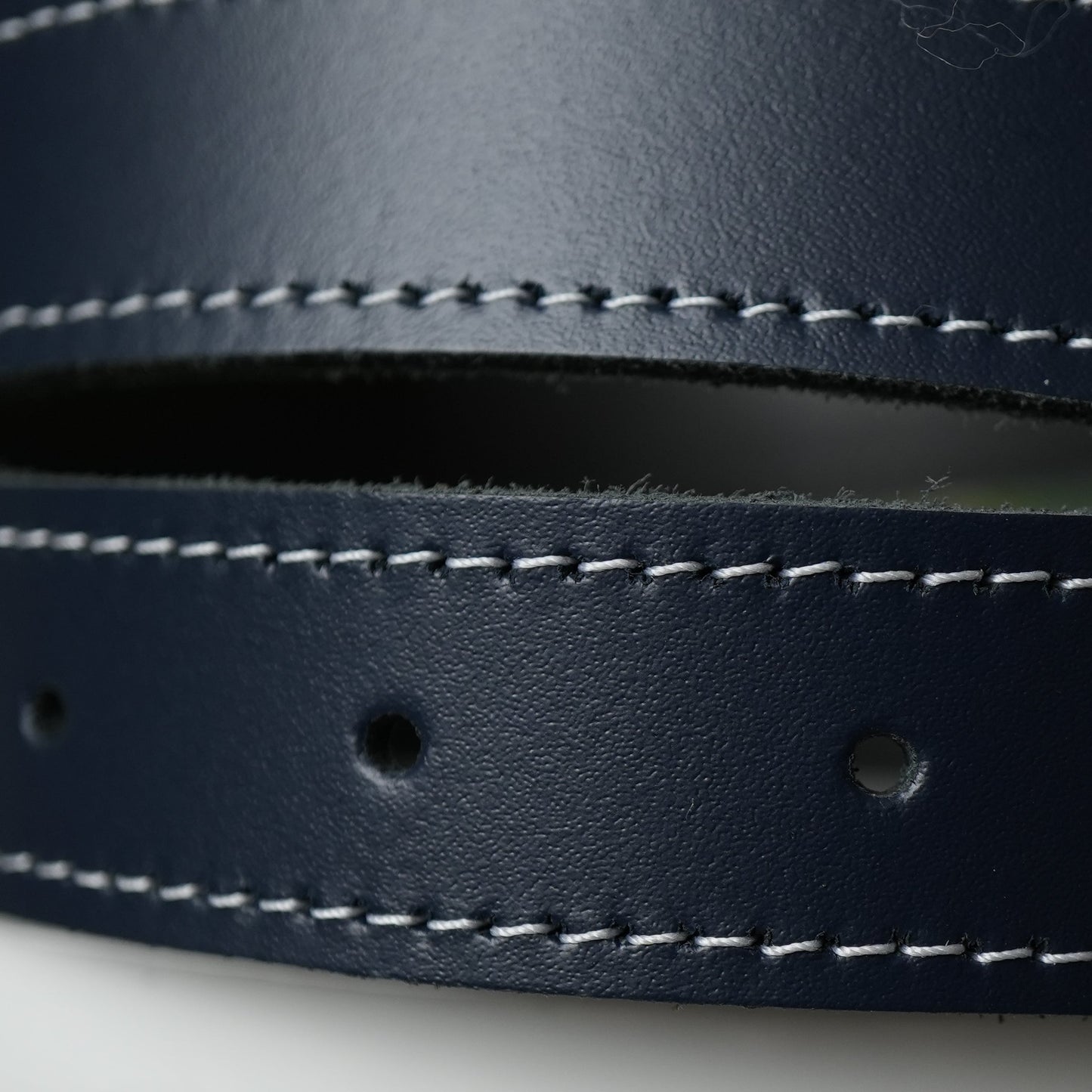 Hand Made Leather Belt - 25mm Navy with White Stitch