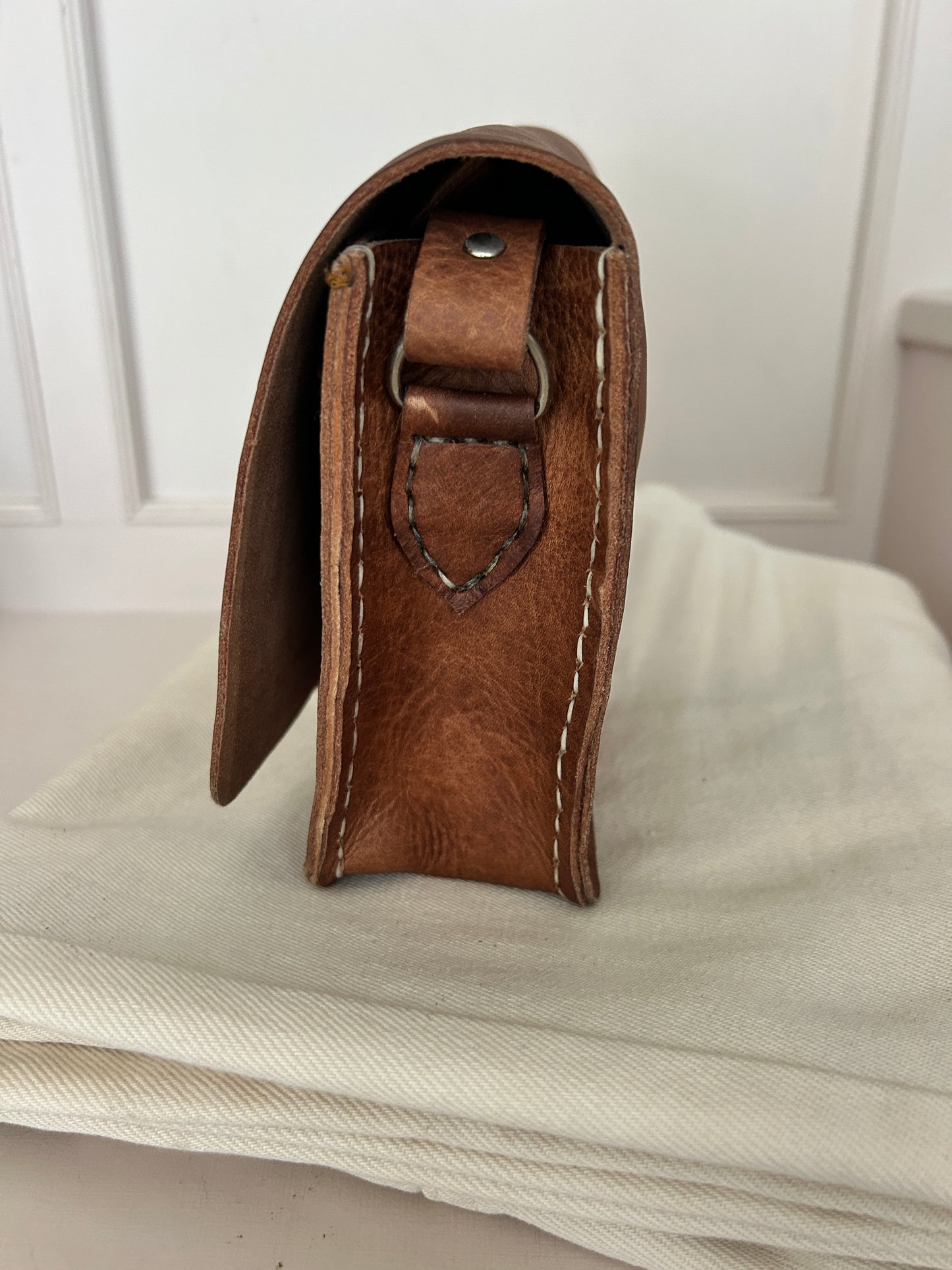 SMALL LEATHER SADDLE BAG, TAN