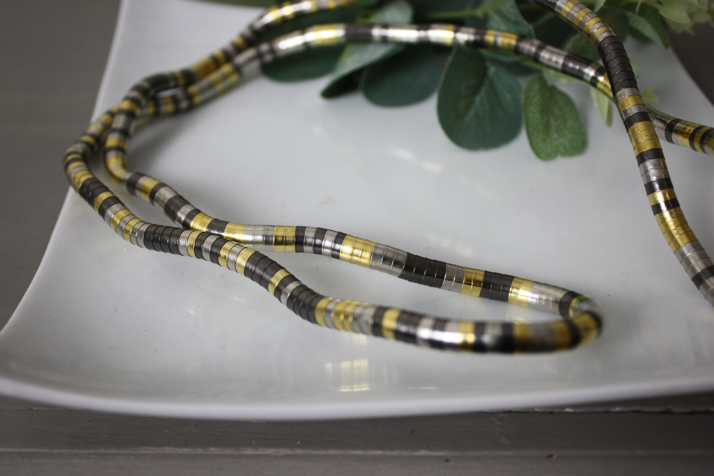 Bendy Necklace (Gold/Black)